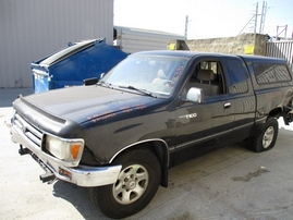 1995 TOYOTA T100 SR5 BLACK XTRA CAB 3.4L AT 2WD Z16397